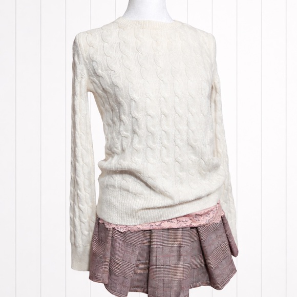 Gap Cream Cable Knit Sweater | Size Small | Classic Cozy - Picture 3 of 5